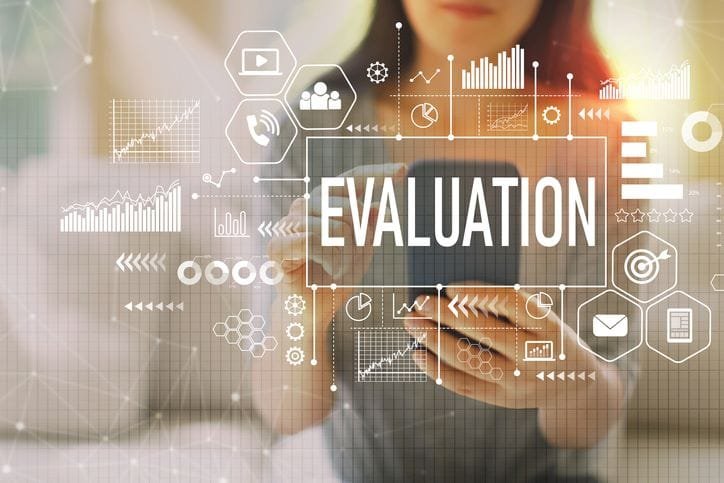 expert en évaluation